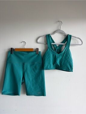 ALO YOGA Bra & Shorts Set